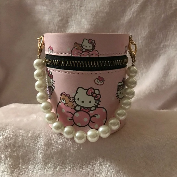 Hello Kitty Matte Shine Glitter 20 Piece LipGloss Pearl Pink Bag New - Picture 16 of 16